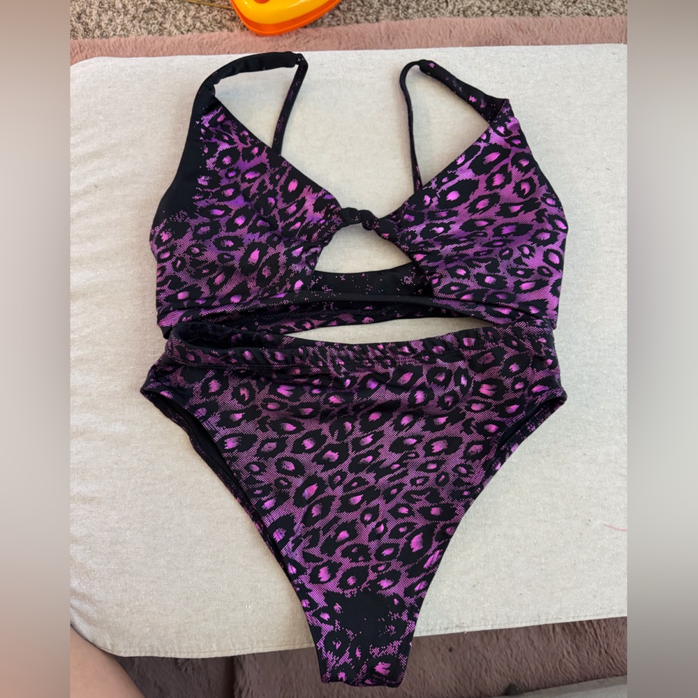 Two piece purple cheetah set